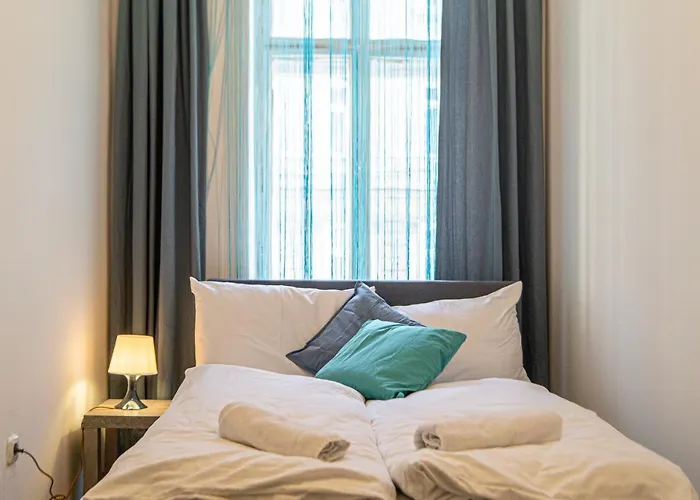 Apartment Pleasant 4 Private In Shared Apartment- Ideal For Short & Longstays