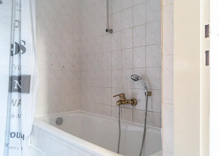 Pleasant 4 Private In Shared Apartment- Ideal For Short & Longstays Apartment