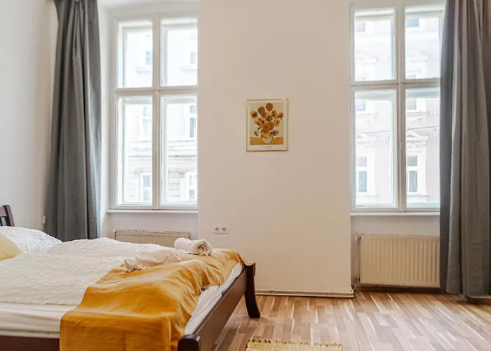 Pleasant 4 Private In Shared Apartment- Ideal For Short & Longstays