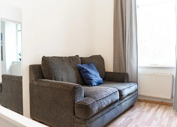 Pleasant 4 Private In Shared Apartment- Ideal For Short & Longstays Apartment