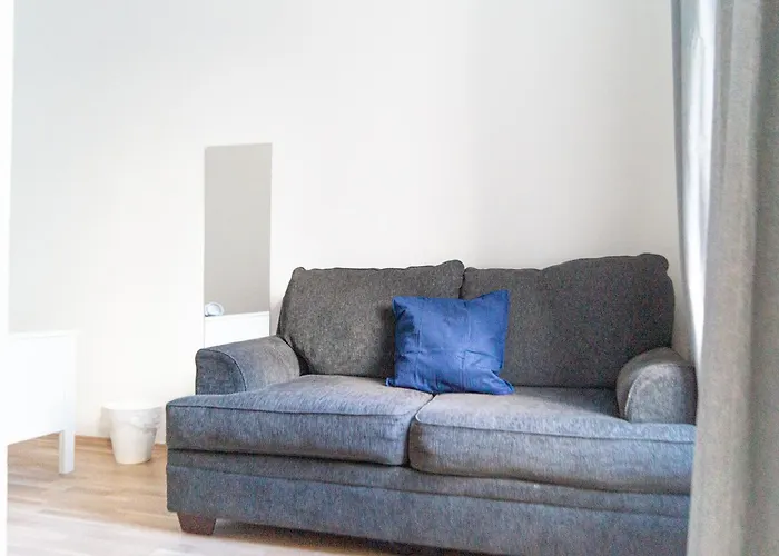 Pleasant 4 Private In Shared Apartment- Ideal For Short & Longstays