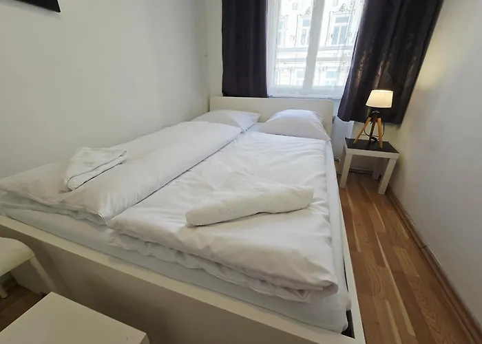 Apartment Pleasant 4 Private In Shared Apartment- Ideal For Short & Longstays *