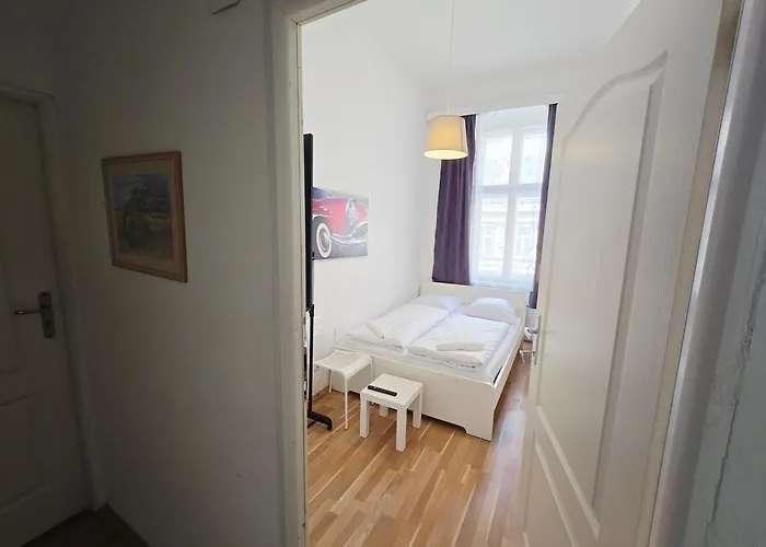 Apartment Pleasant 4 Private In Shared Apartment- Ideal For Short & Longstays *